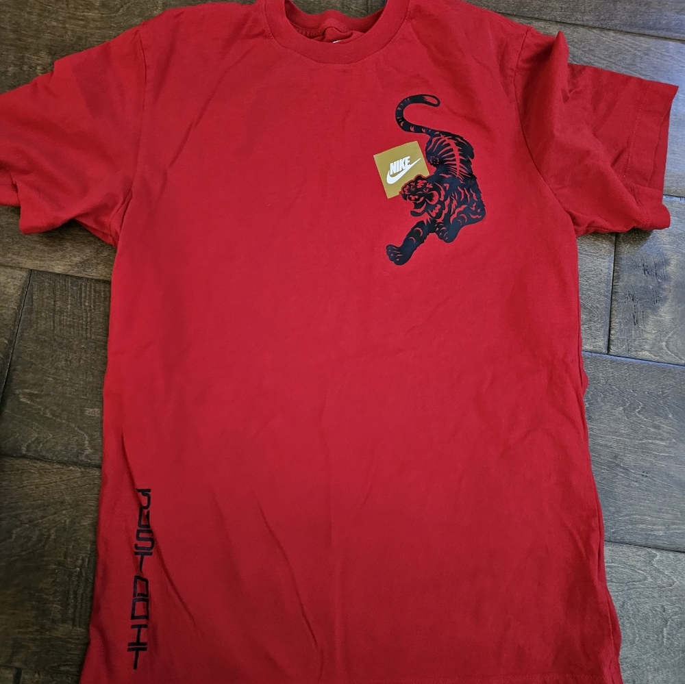 Mens nike tee S